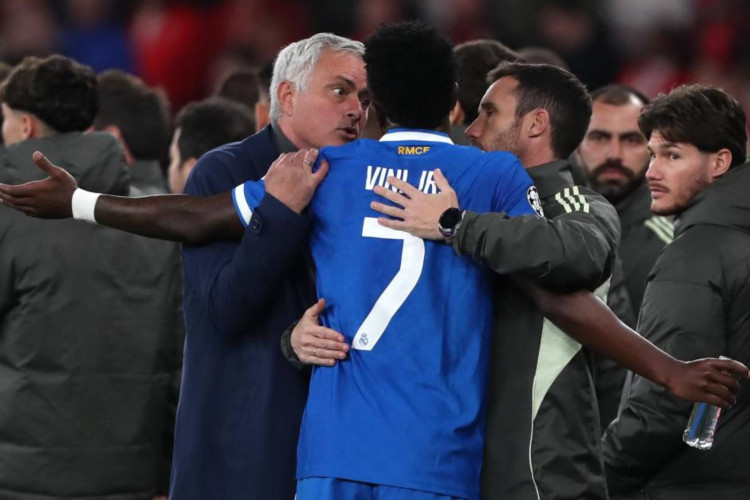 Jose Mourinho and Gianluca Prestianni