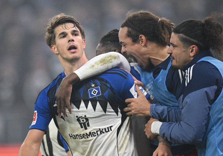 Barcelona open talks with agent of Tottenham Hotspur defender