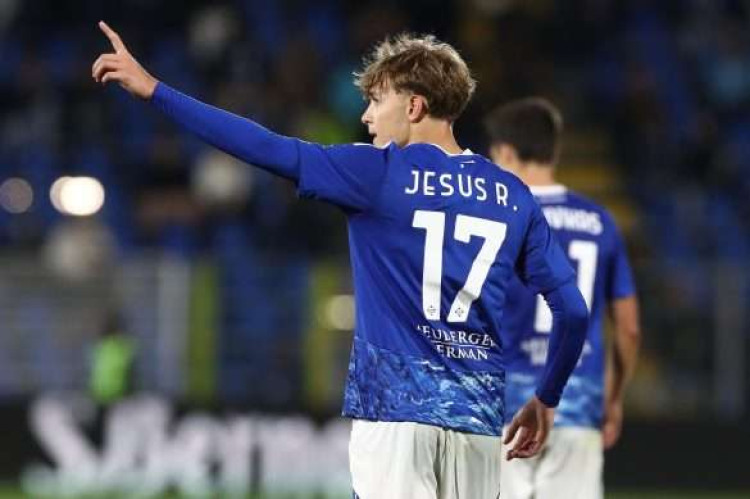 Como-nun gənc ulduzu Jesus Rodriguez diqqət mərkəzinə düşür