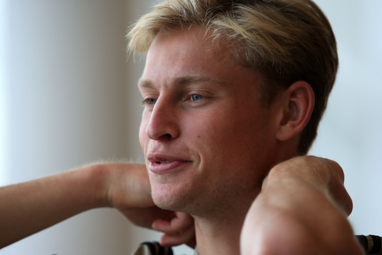 Barselona “Stamford Bridc”də Çelsi ilə oyuna iki əsas geri dönüşlə çıxır